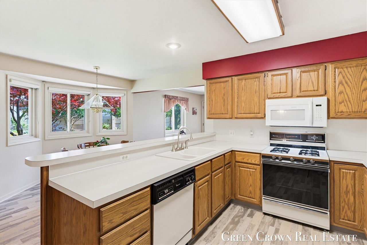 580 Gardenview Drive, Byron Center, MI, 49315-8341
