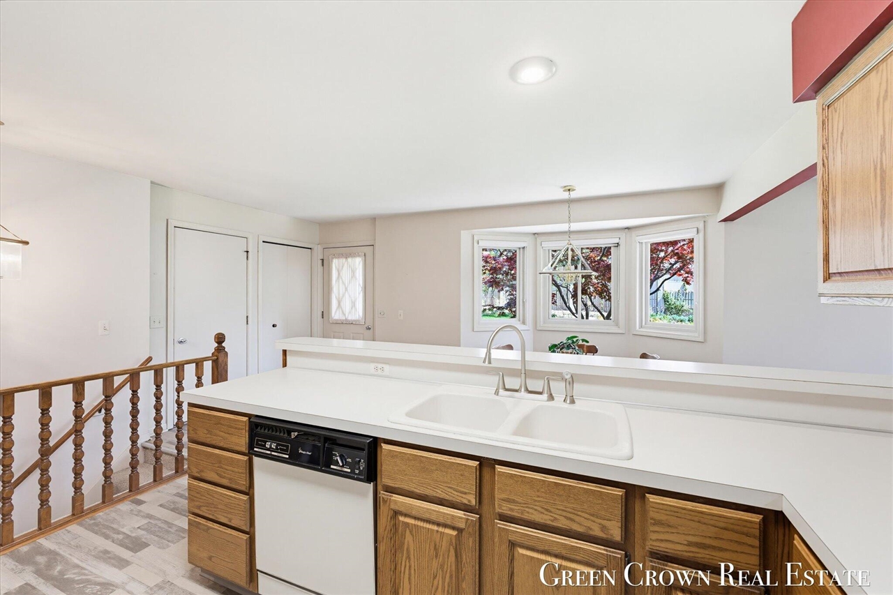 580 Gardenview Drive, Byron Center, MI, 49315-8341
