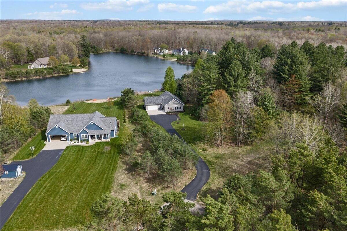 6619 Donegal Court, Canadian Lakes, MI, 49346-9128