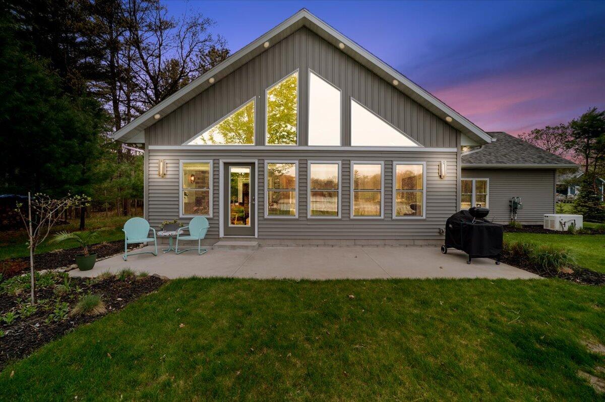 6619 Donegal Court, Canadian Lakes, MI, 49346-9128