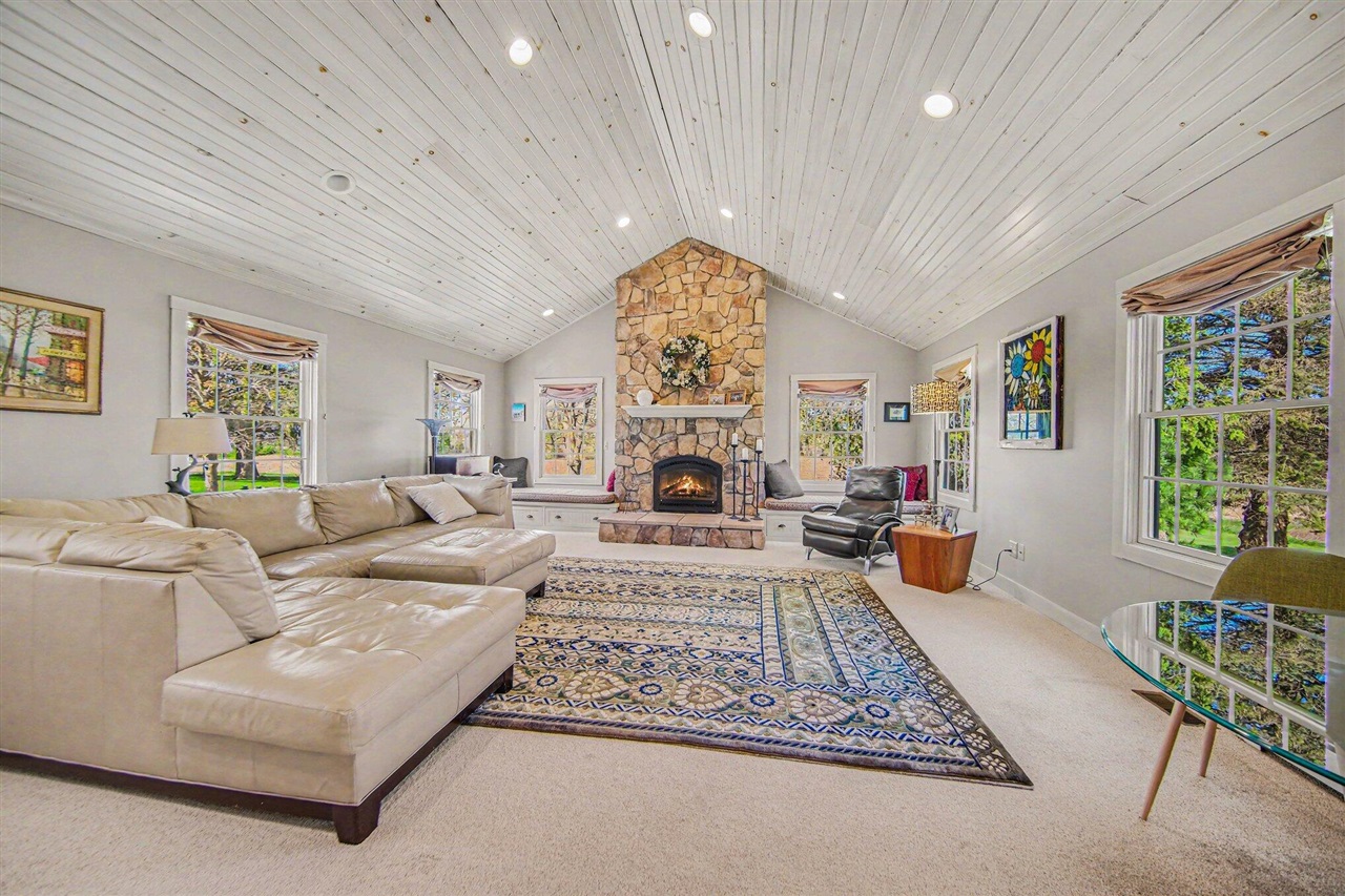 8885 Burmeister Road, Saline, MI, 48176-9653