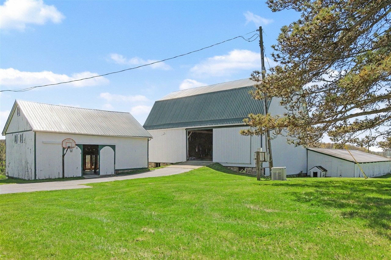 8885 Burmeister Road, Saline, MI, 48176-9653