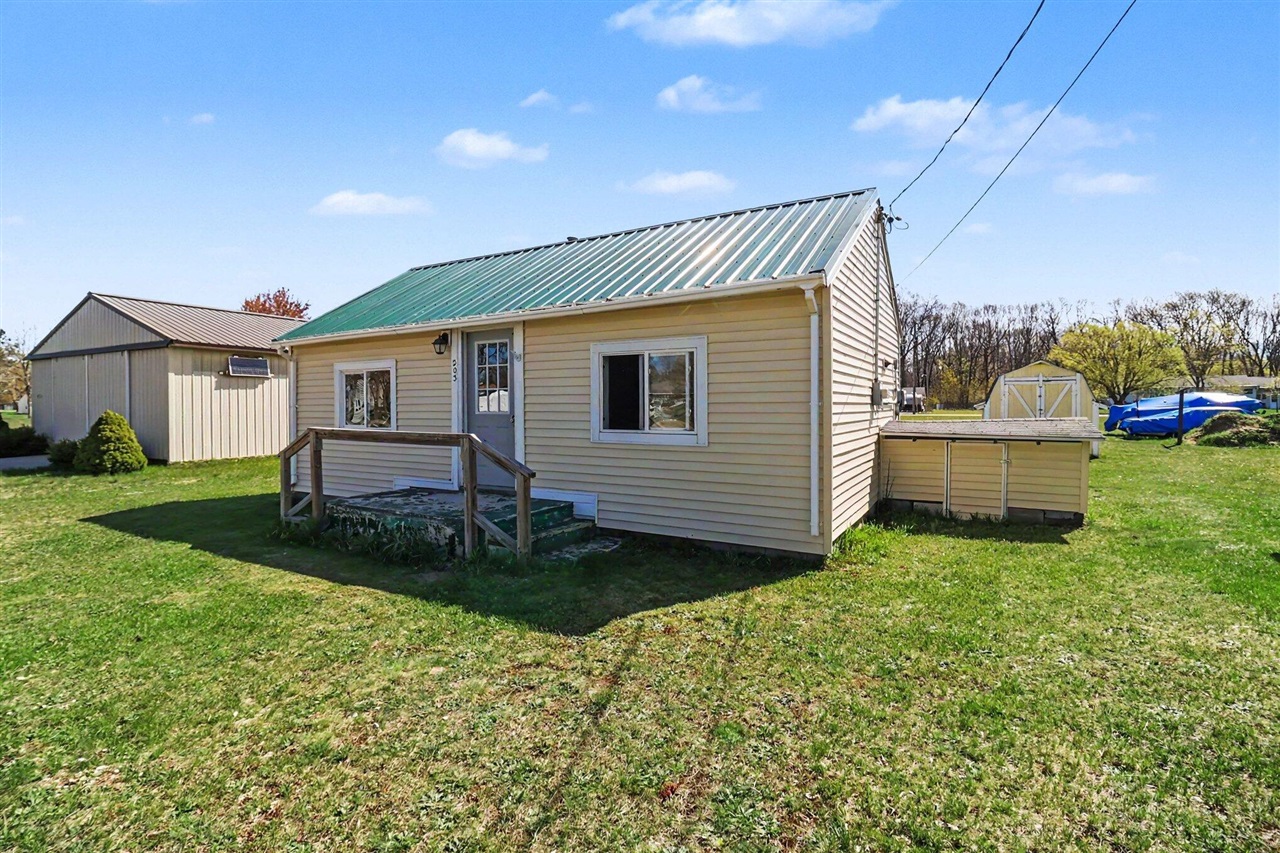 Homes for sale in Eastlake, MI | 203 5th St, Eastlake, MI 49626 | MLS# 70530432