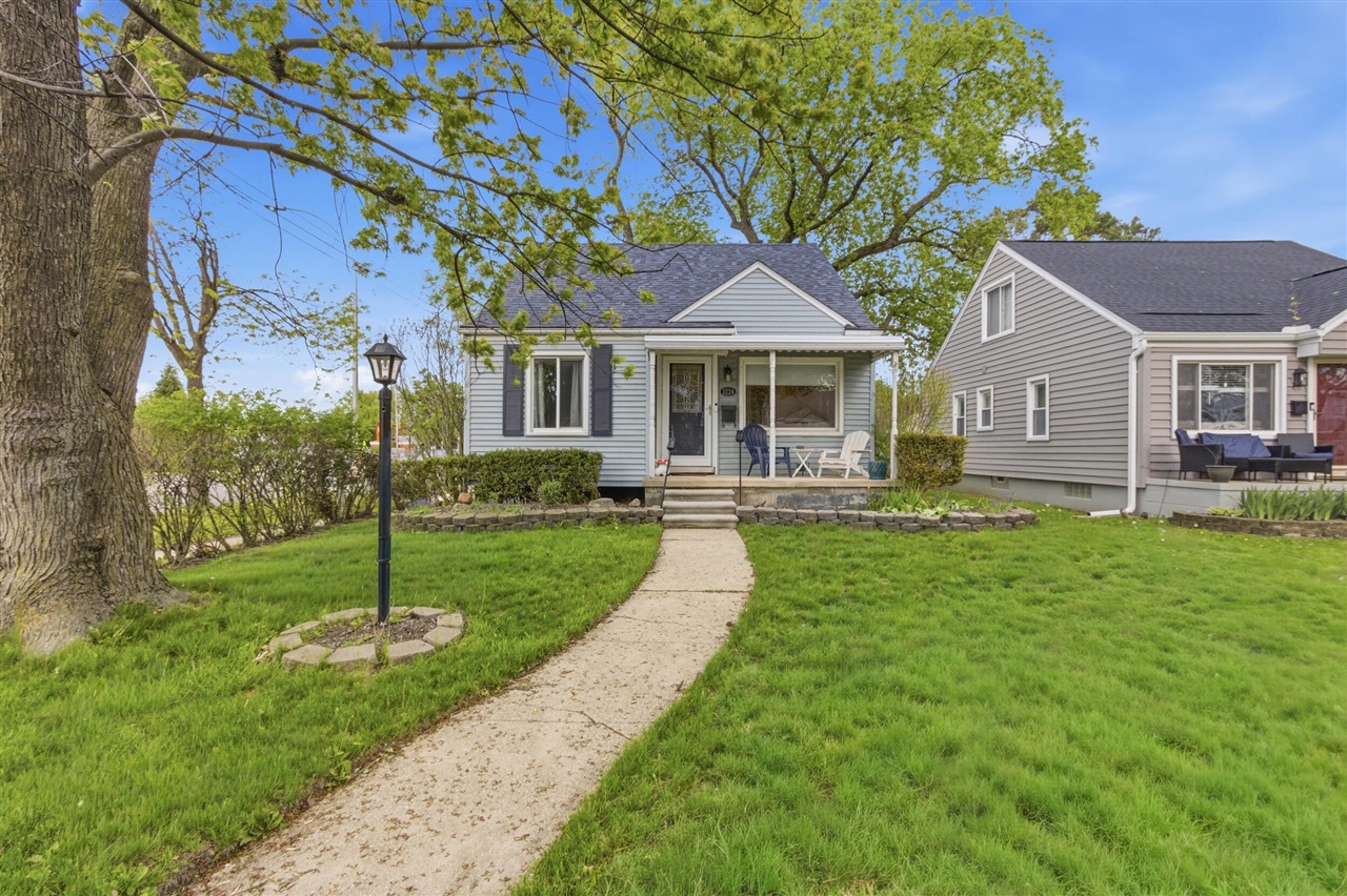 3224 N Wilson Avenue, Royal Oak, MI, 48073-3581