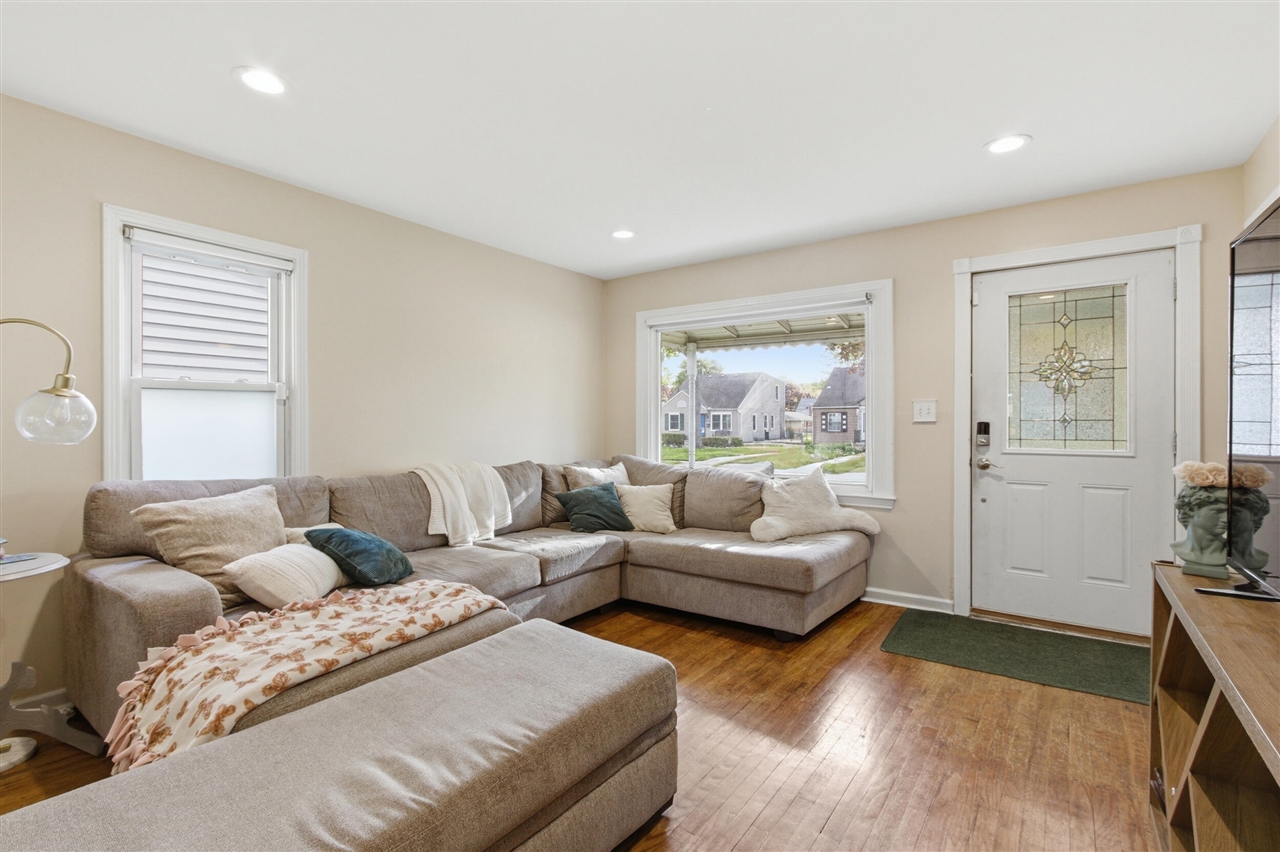 3224 N Wilson Avenue, Royal Oak, MI, 48073-3581