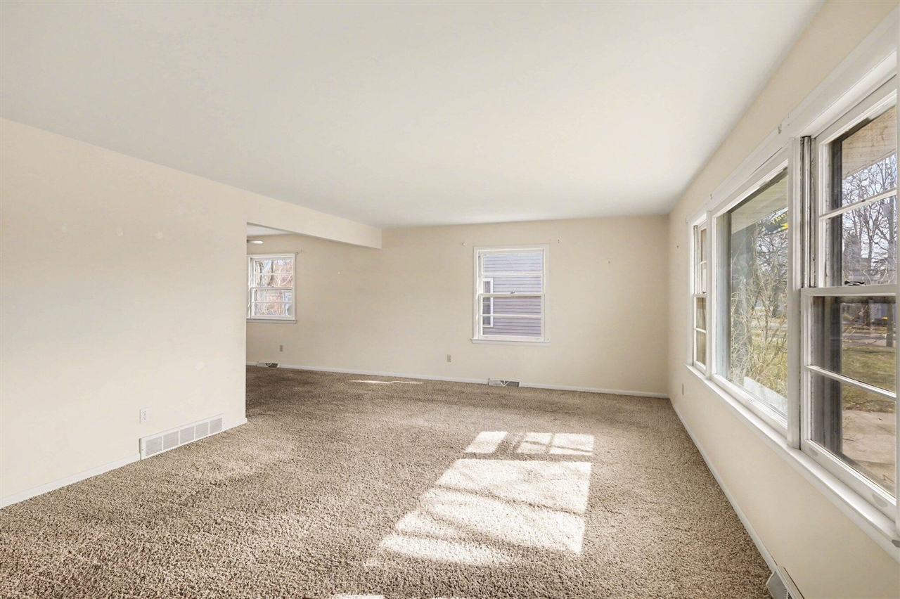 image of 311 Dutton St, Eaton Rapids, MI 48827 | MLS# 70530459