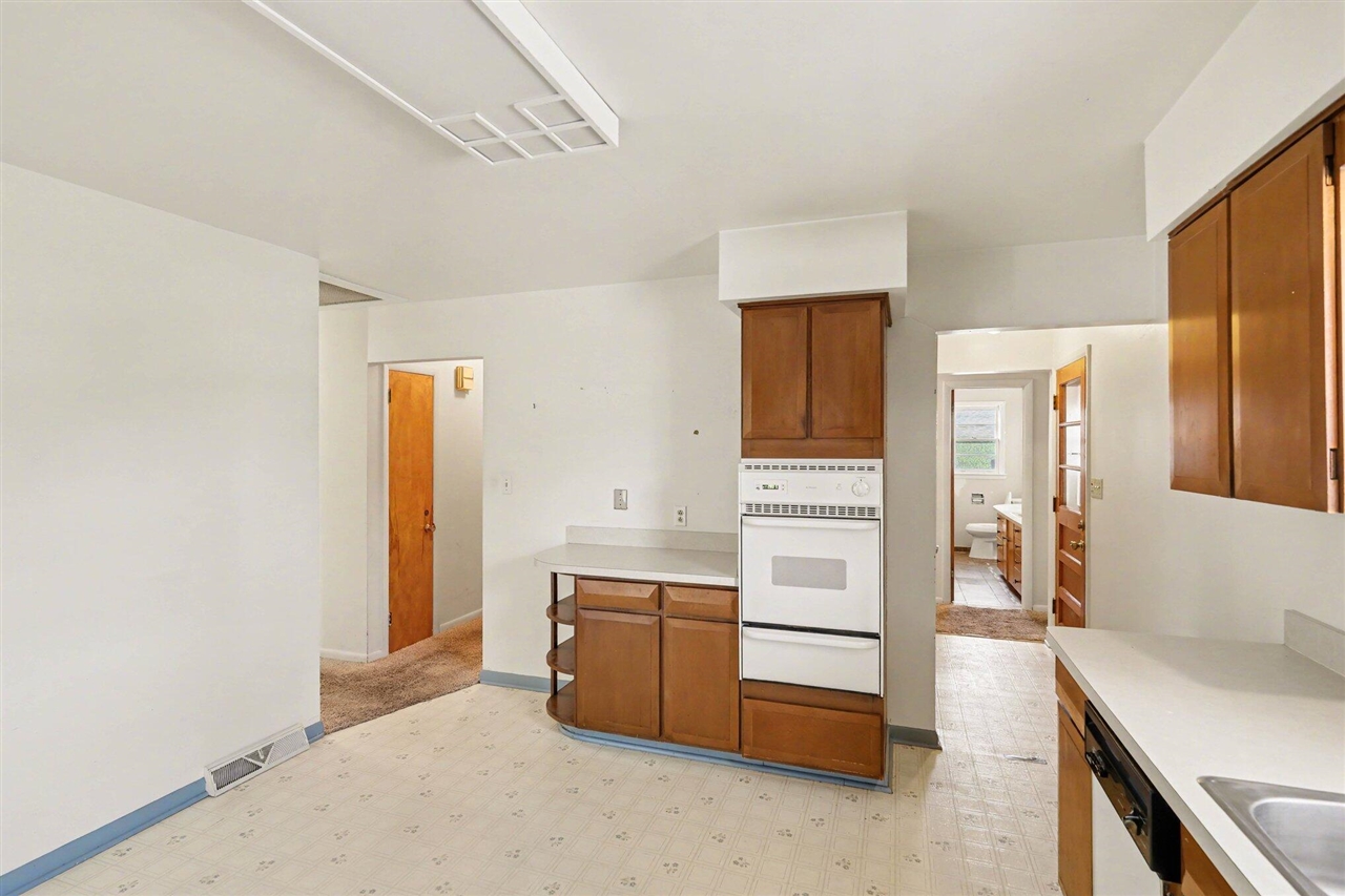 image of 311 Dutton St, Eaton Rapids, MI 48827 | MLS# 70530459