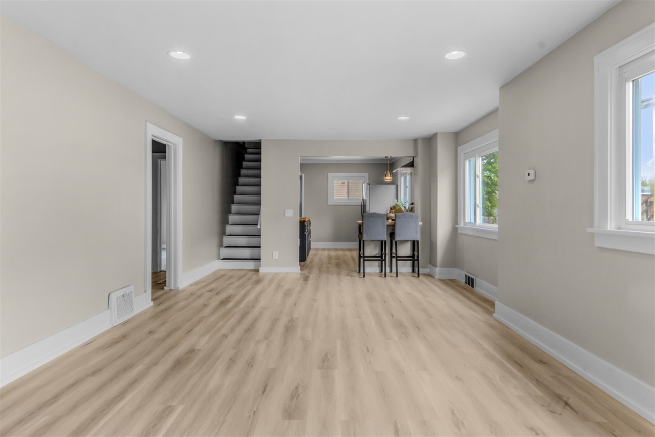 819 Harding Street, Grand Rapids, MI, 49544-1838