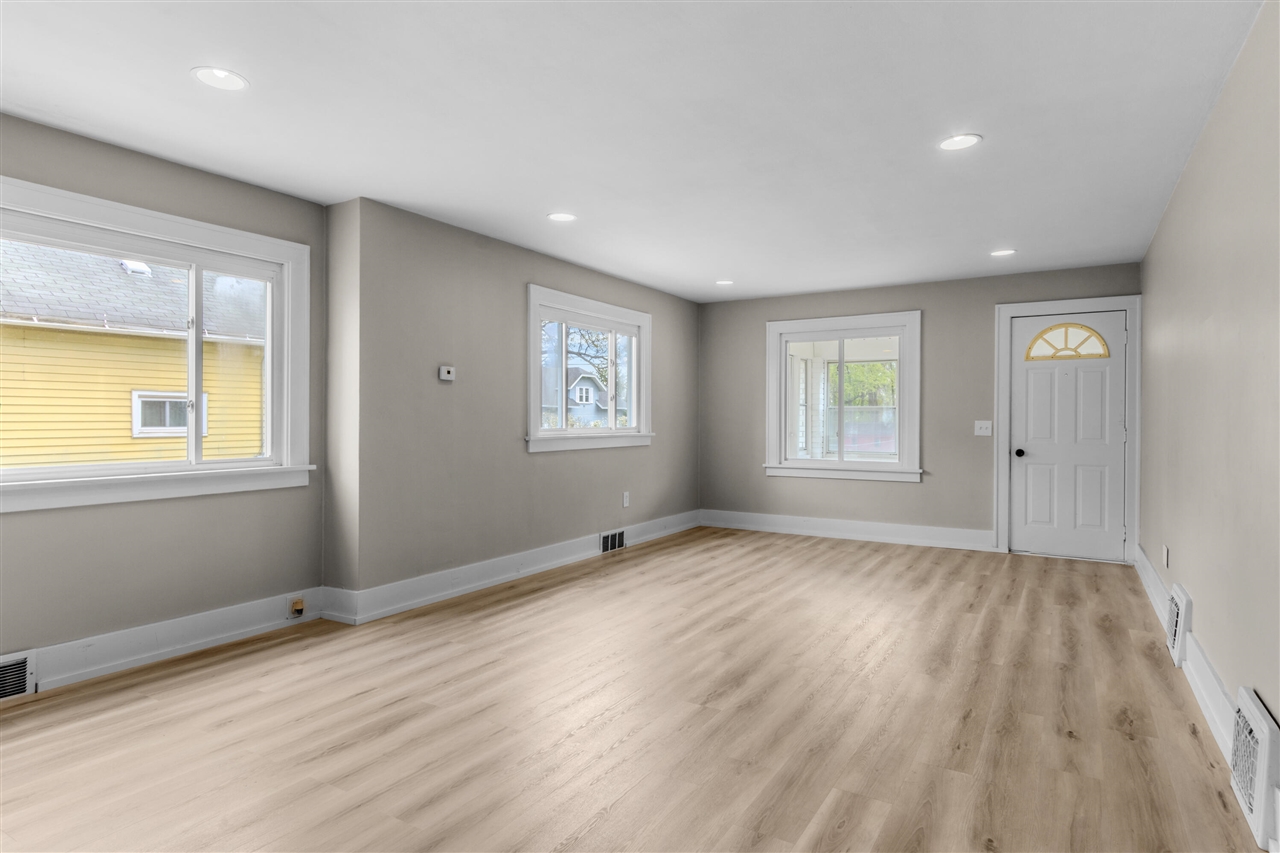 819 Harding Street, Grand Rapids, MI, 49544-1838