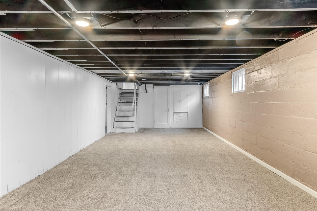 819 Harding Street, Grand Rapids, MI, 49544-1838