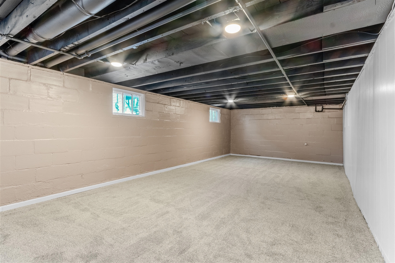 819 Harding Street, Grand Rapids, MI, 49544-1838