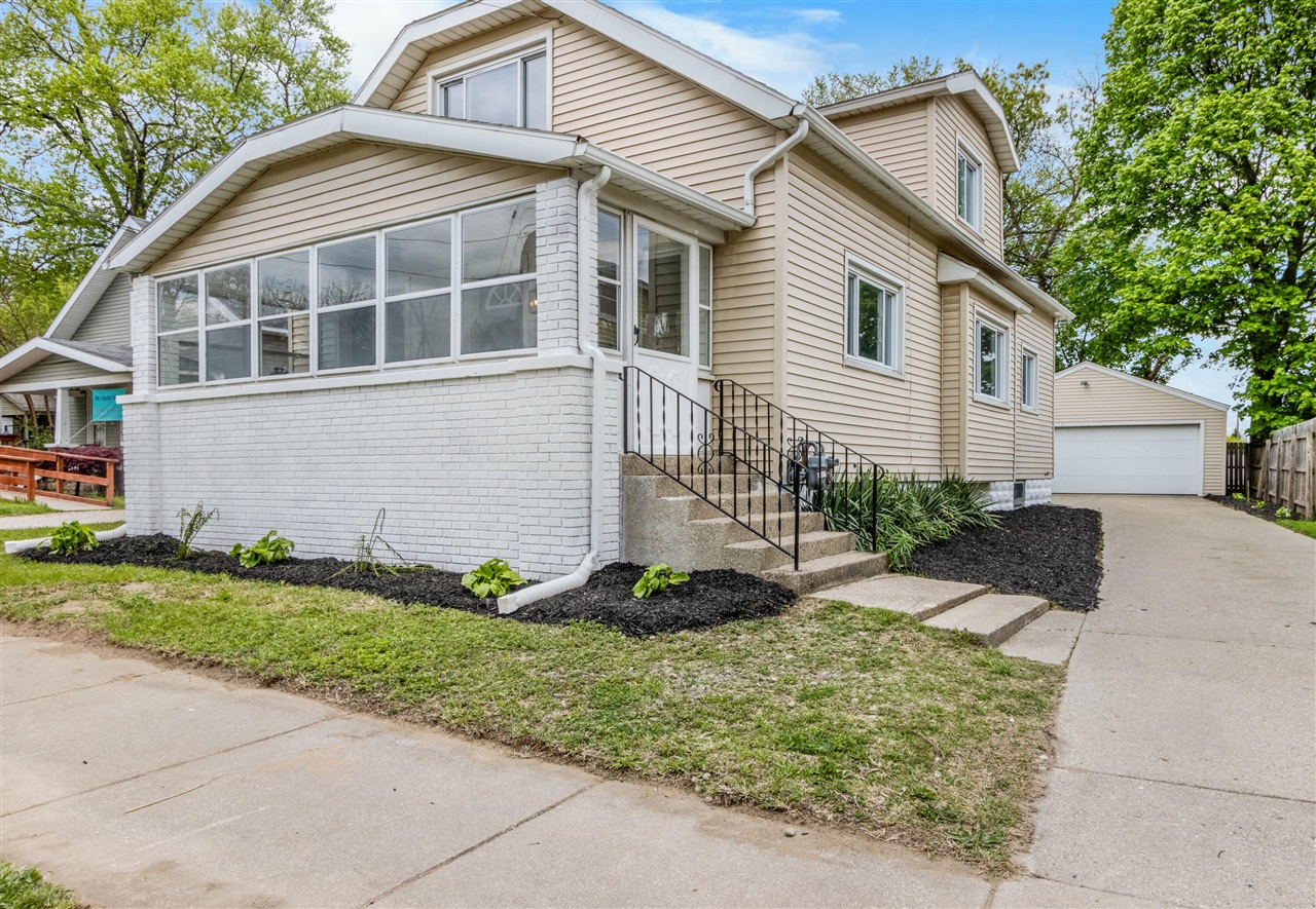 819 Harding Street, Grand Rapids, MI, 49544-1838