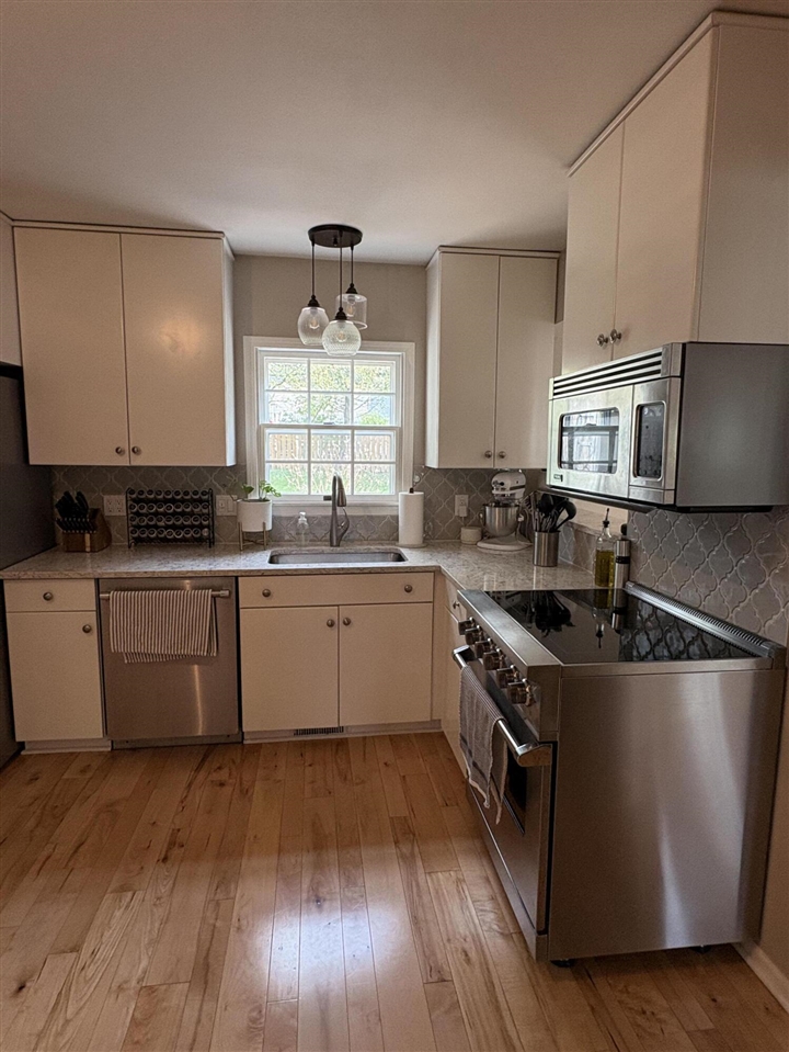 5255 Applewood Drive, Ypsilanti, MI, 48197-8351
