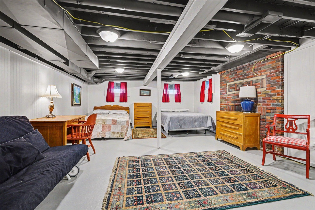 14651 Mercury Drive, Grand Haven, MI, 49417-9703
