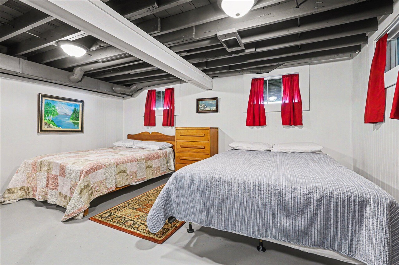 14651 Mercury Drive, Grand Haven, MI, 49417-9703