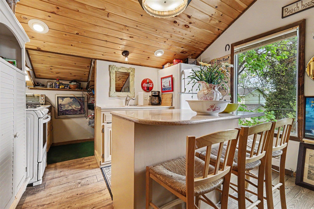 14651 Mercury Drive, Grand Haven, MI, 49417-9703