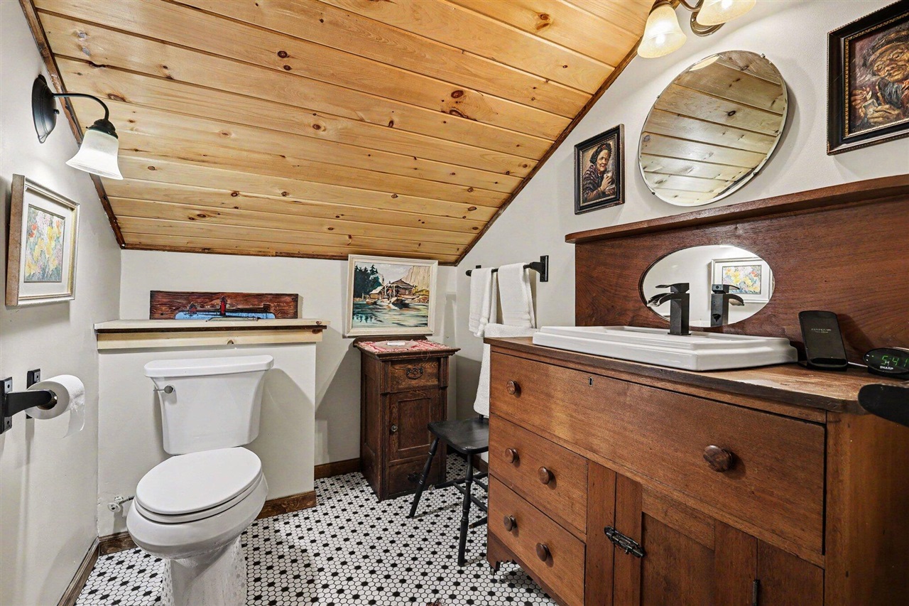 14651 Mercury Drive, Grand Haven, MI, 49417-9703