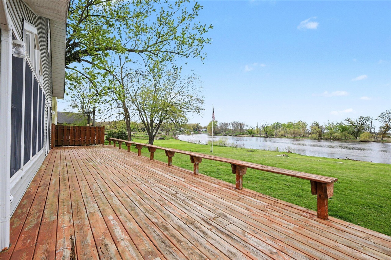 14651 Mercury Drive, Grand Haven, MI, 49417-9703