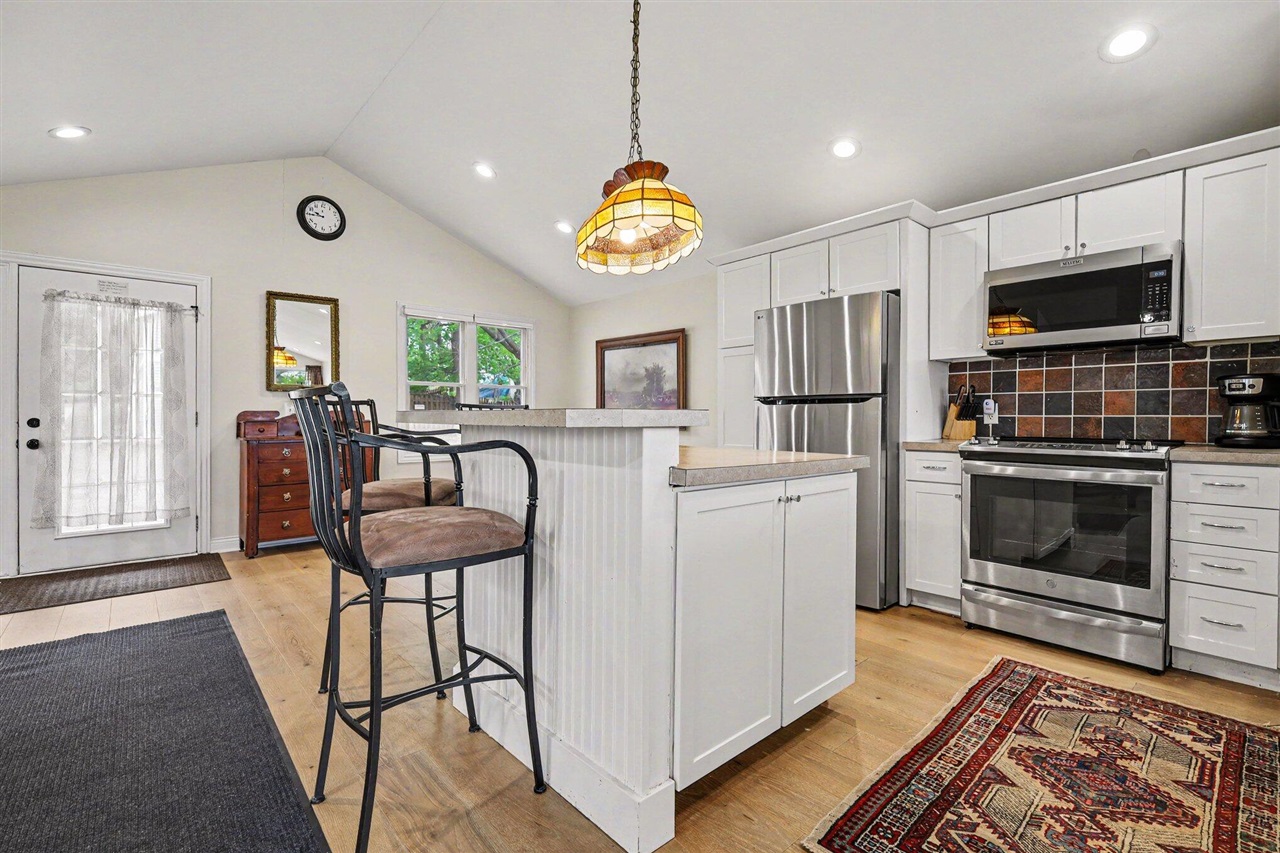 14651 Mercury Drive, Grand Haven, MI, 49417-9703