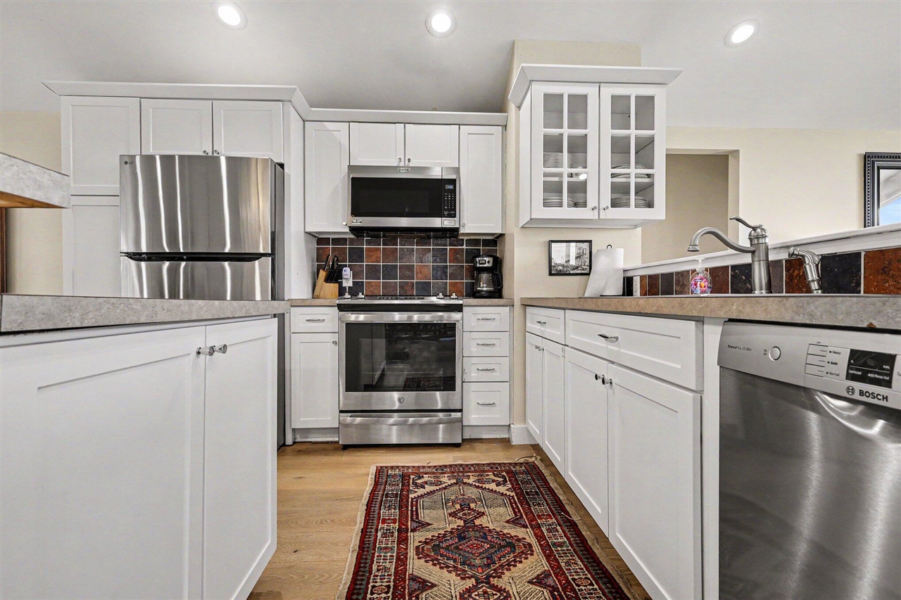 14651 Mercury Drive, Grand Haven, MI, 49417-9703