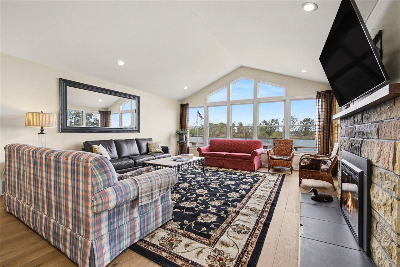14651 Mercury Drive, Grand Haven, MI, 49417-9703
