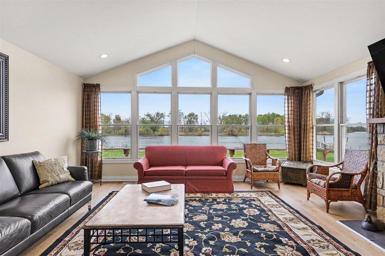 14651 Mercury Drive, Grand Haven, MI, 49417-9703