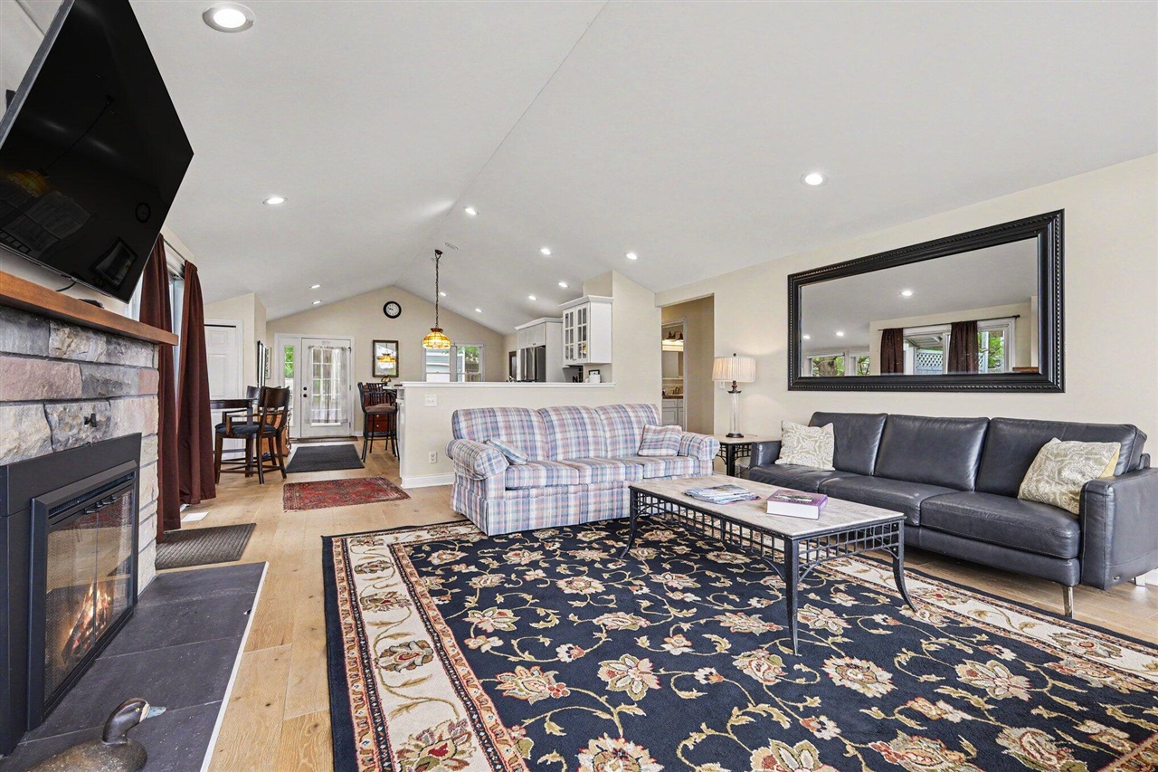 14651 Mercury Drive, Grand Haven, MI, 49417-9703