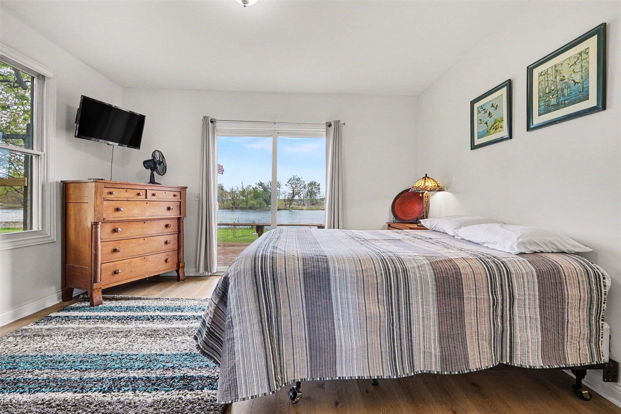 14651 Mercury Drive, Grand Haven, MI, 49417-9703