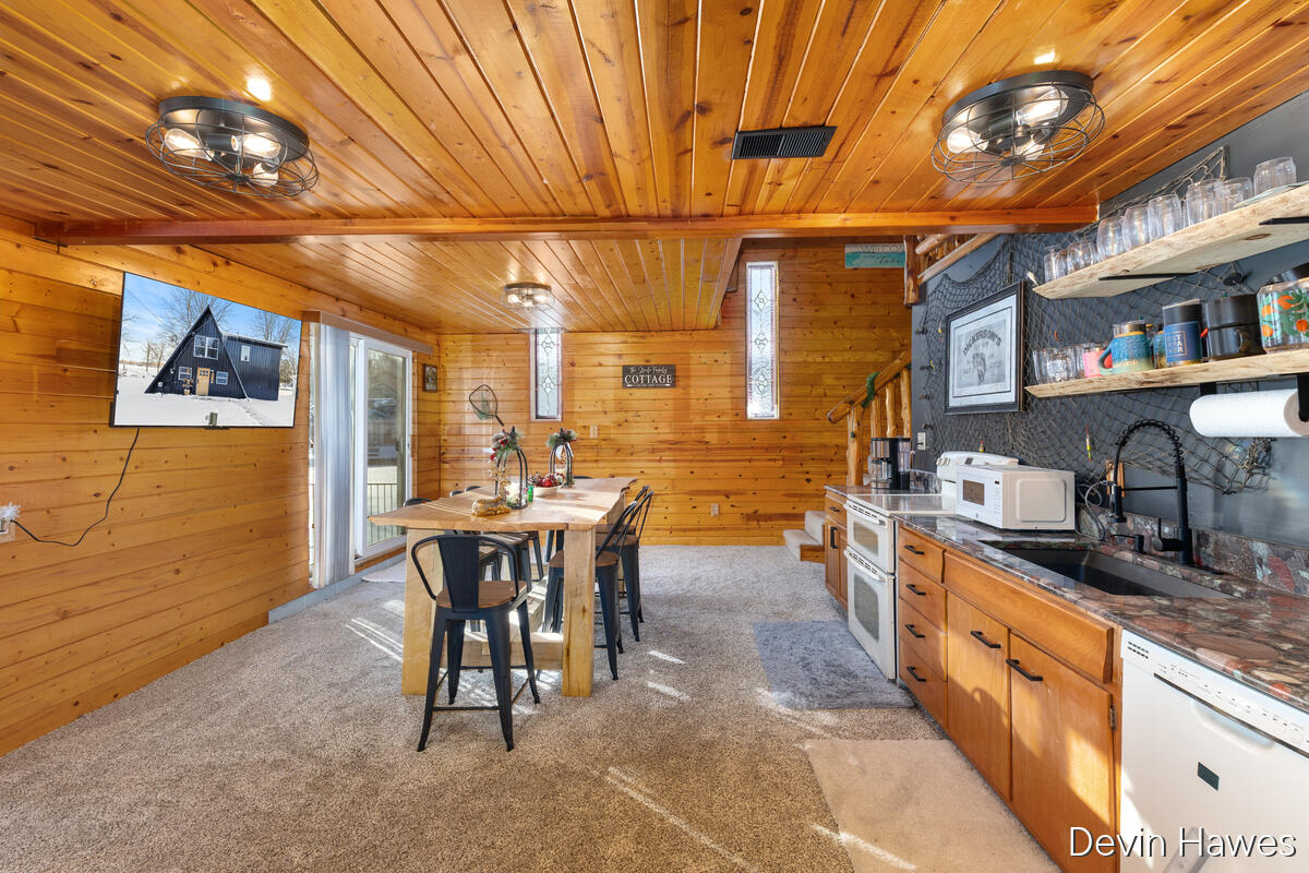 259 Ivason Drive, Stanton, MI, 48888-9216