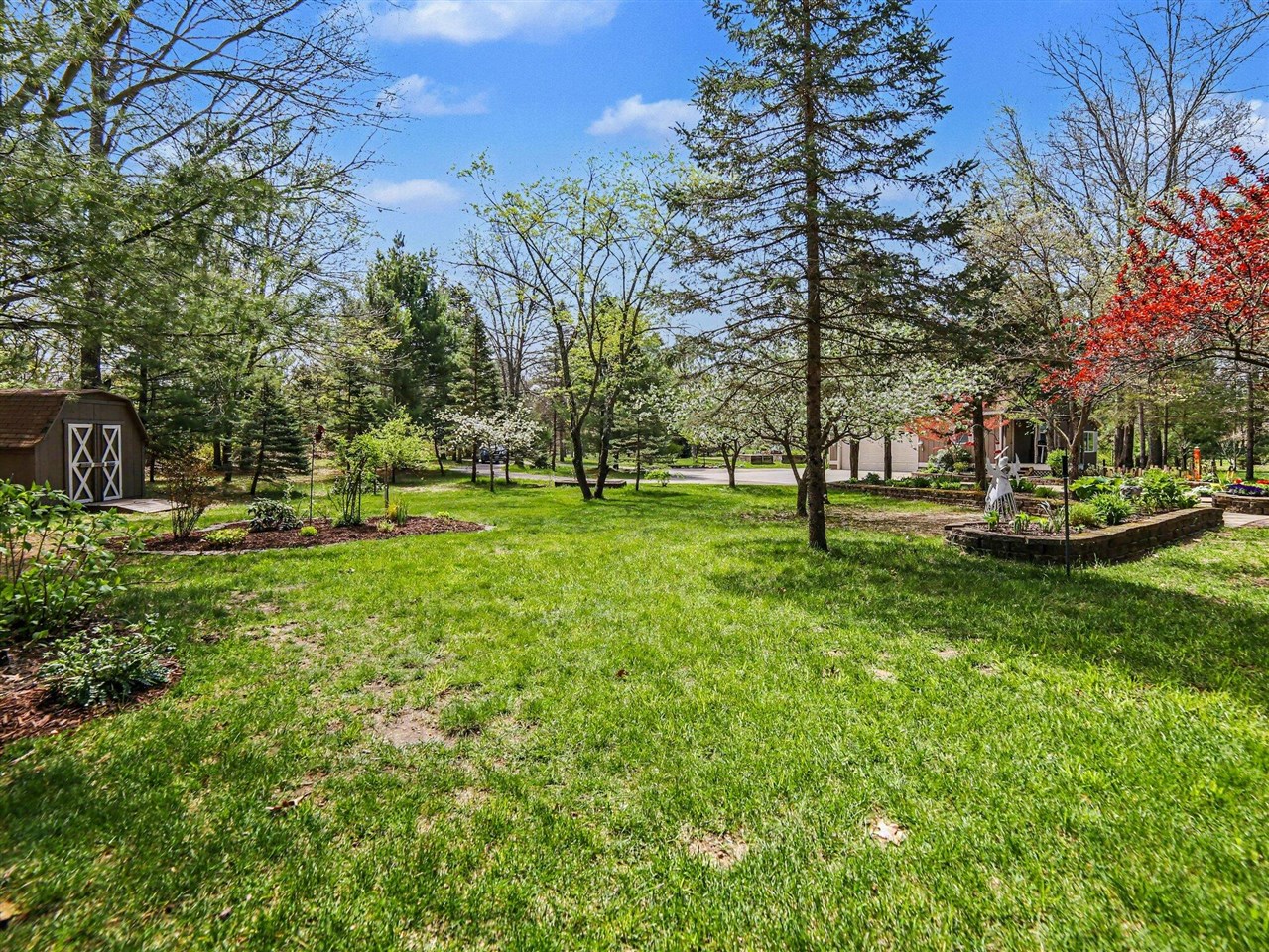 602 W Fruitvale Road, Montague, MI, 49437-9535