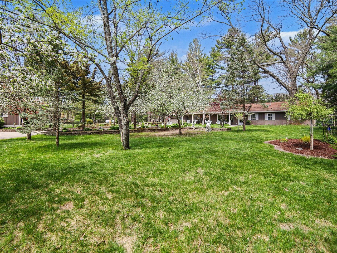 602 W Fruitvale Road, Montague, MI, 49437-9535
