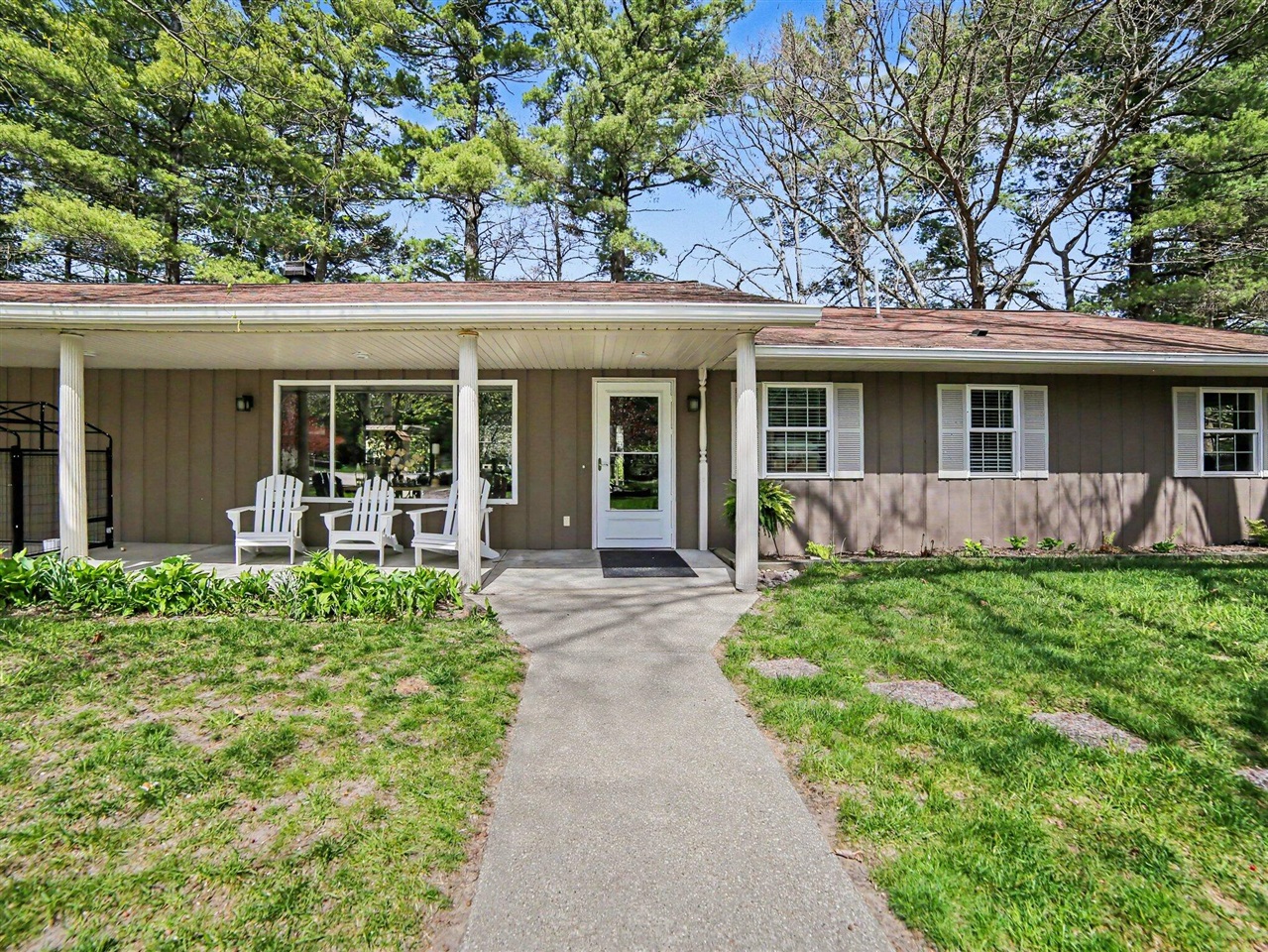 602 W Fruitvale Road, Montague, MI, 49437-9535