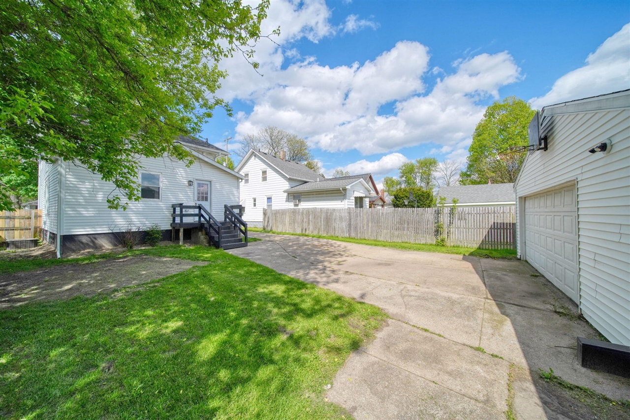 313 E Argyle Street, Jackson, MI, 49202-2326