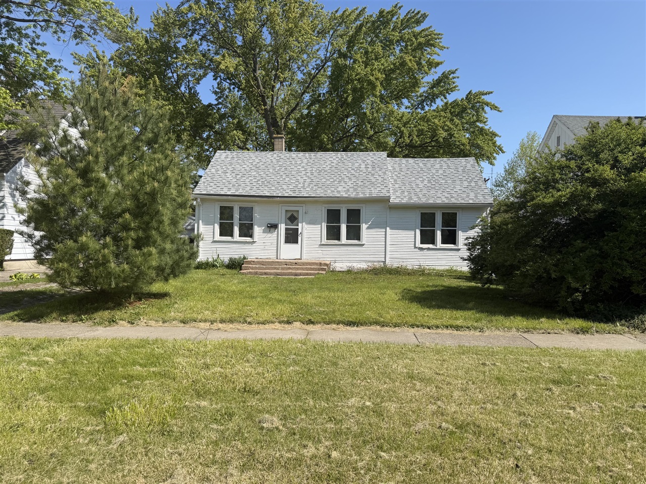 705 Columbia Avenue, Saint Joseph, MI, 49085-2407