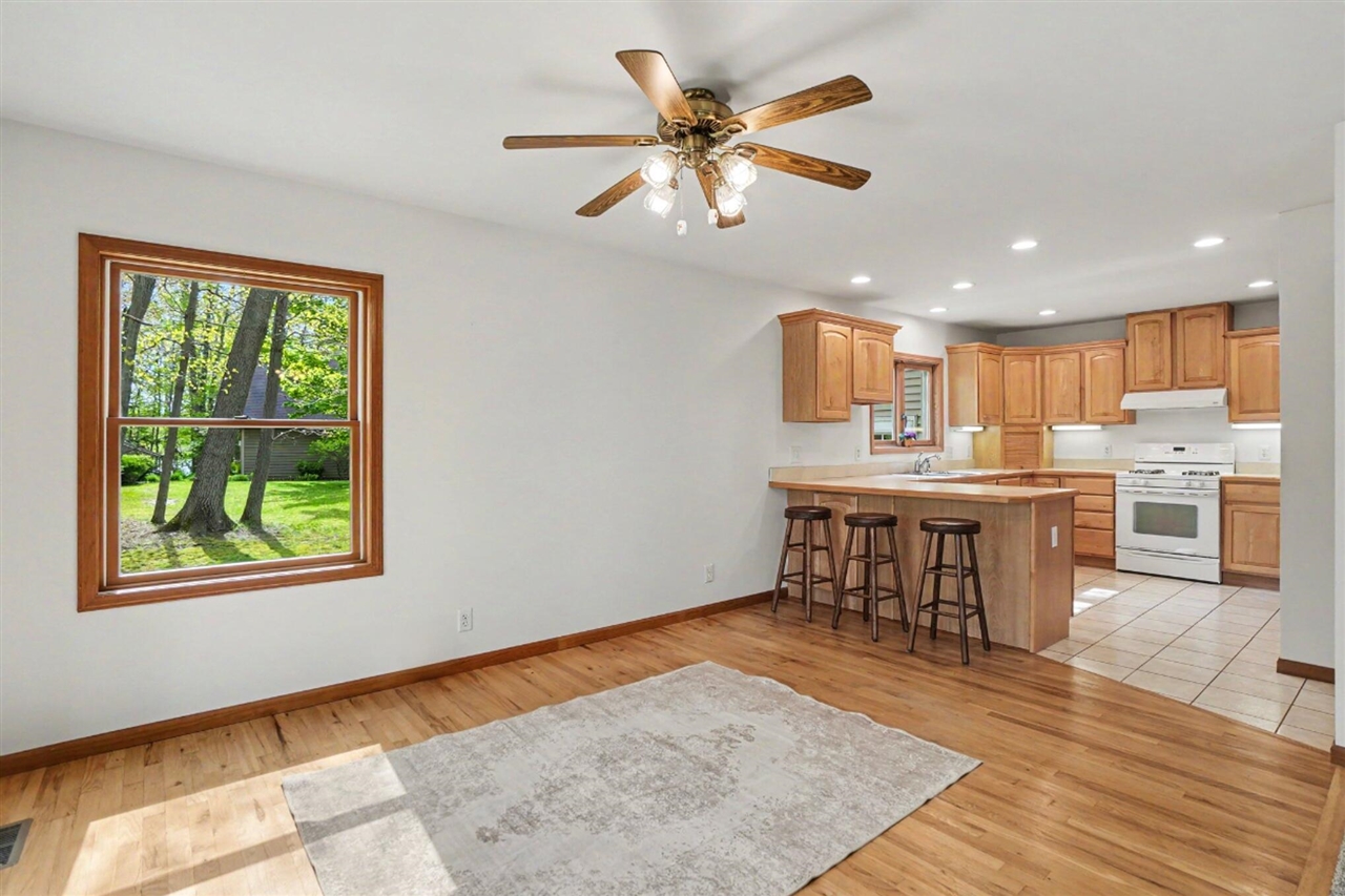 32058 County Road 687, Bangor, MI, 49013-9476