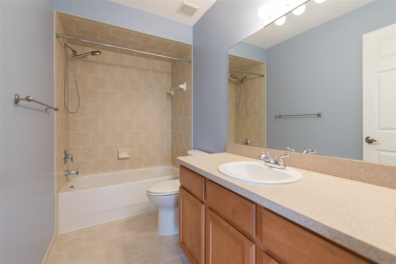 1039 Addington Lane, Ann Arbor, MI, 48108-8946