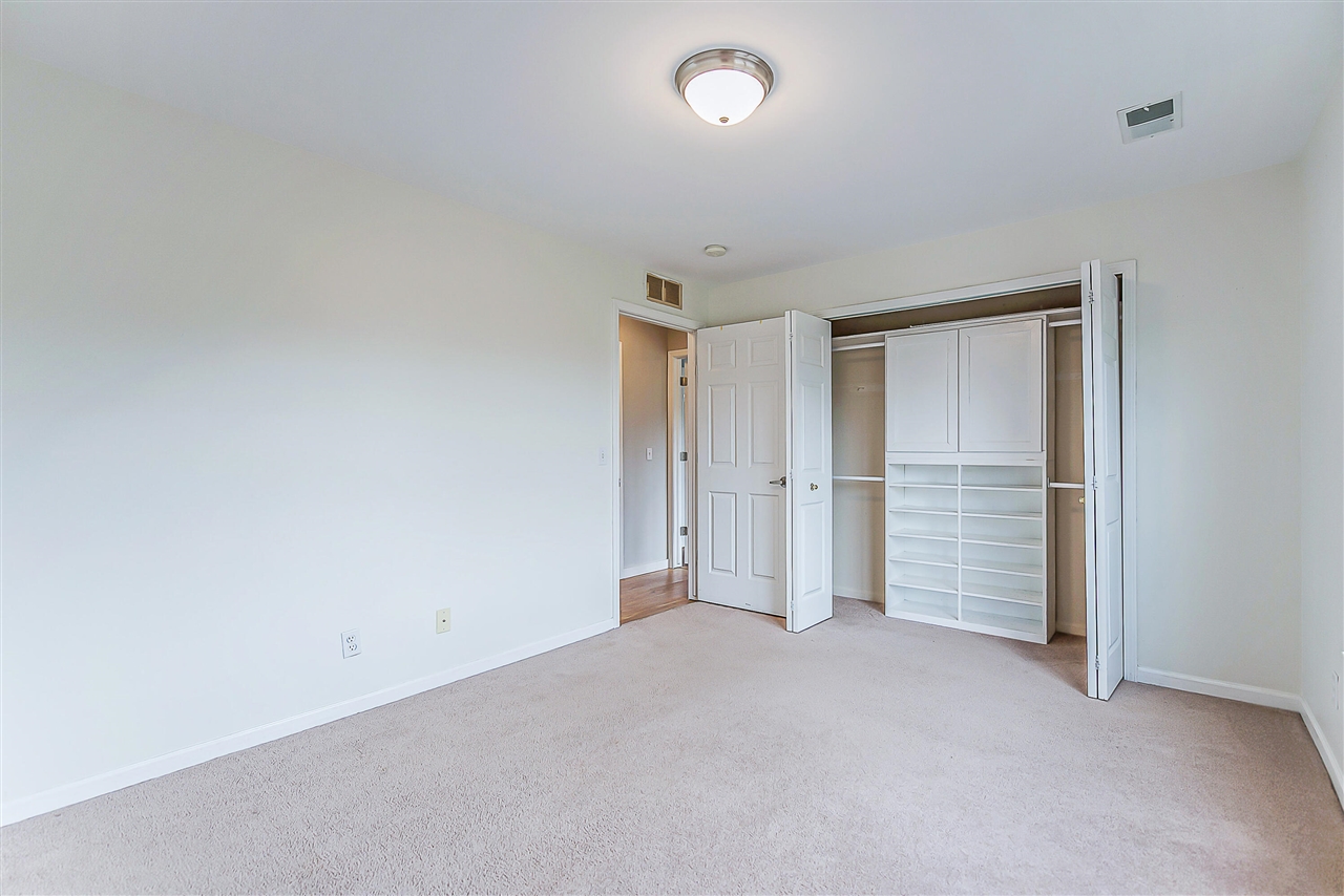 1039 Addington Lane, Ann Arbor, MI, 48108-8946