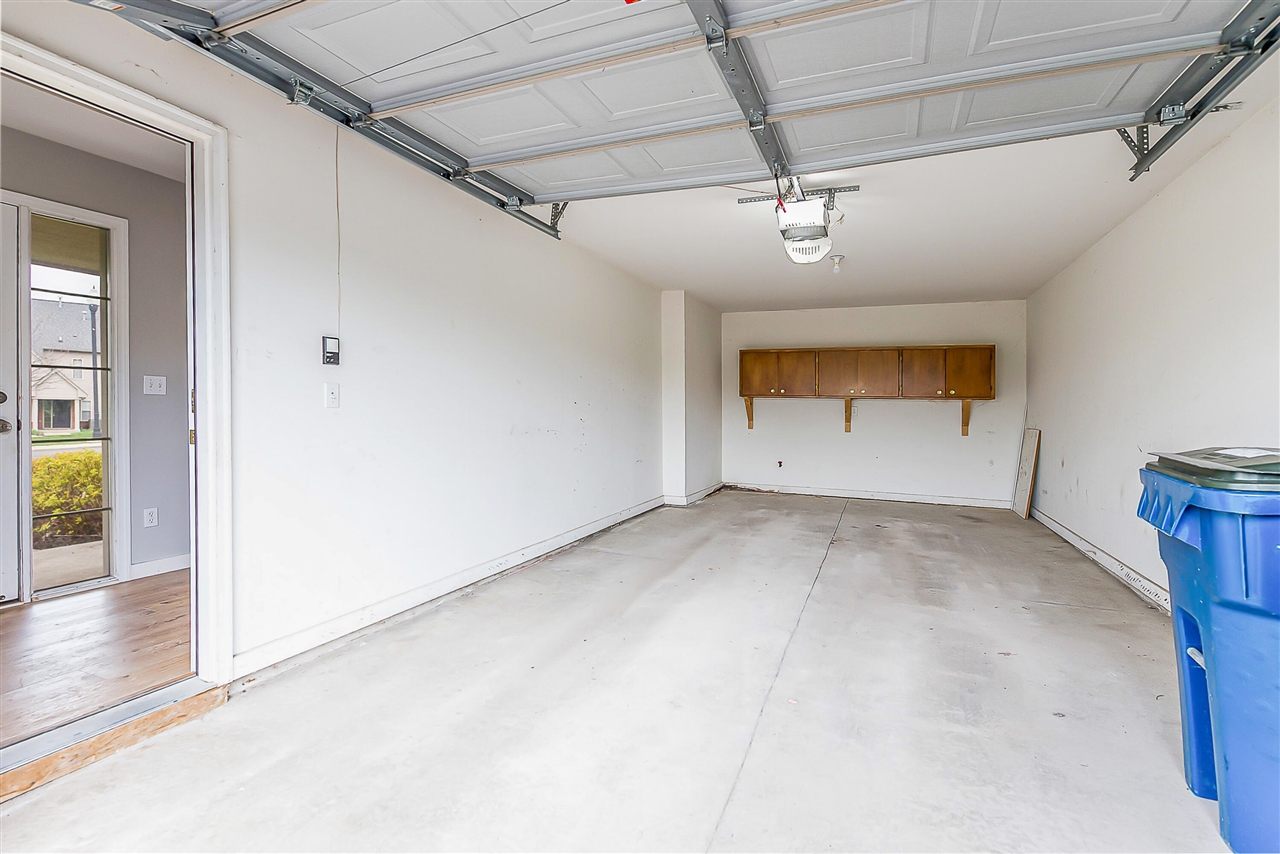 1039 Addington Lane, Ann Arbor, MI, 48108-8946