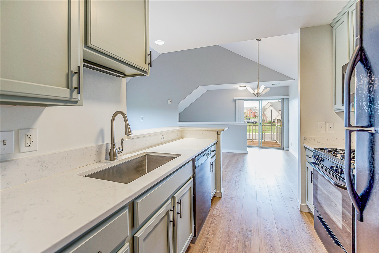 1039 Addington Lane, Ann Arbor, MI, 48108-8946
