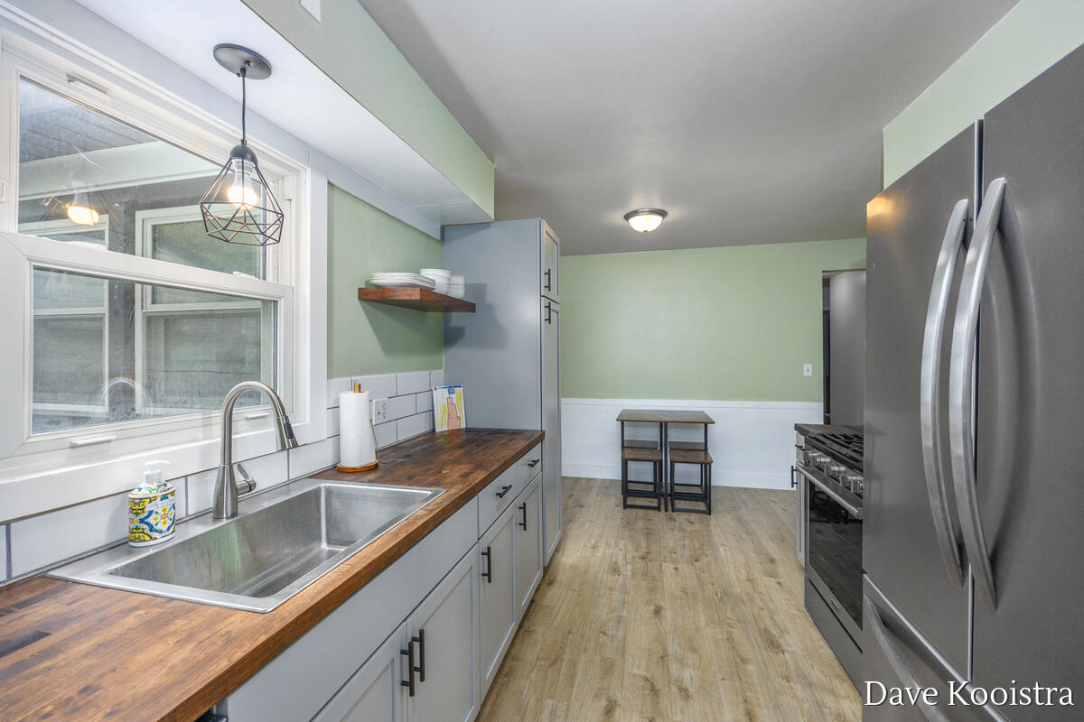 1704 Kentfield Street, Wyoming, MI, 49519