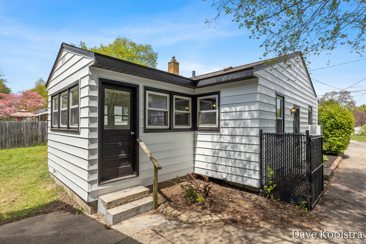 1704 Kentfield Street, Wyoming, MI, 49519