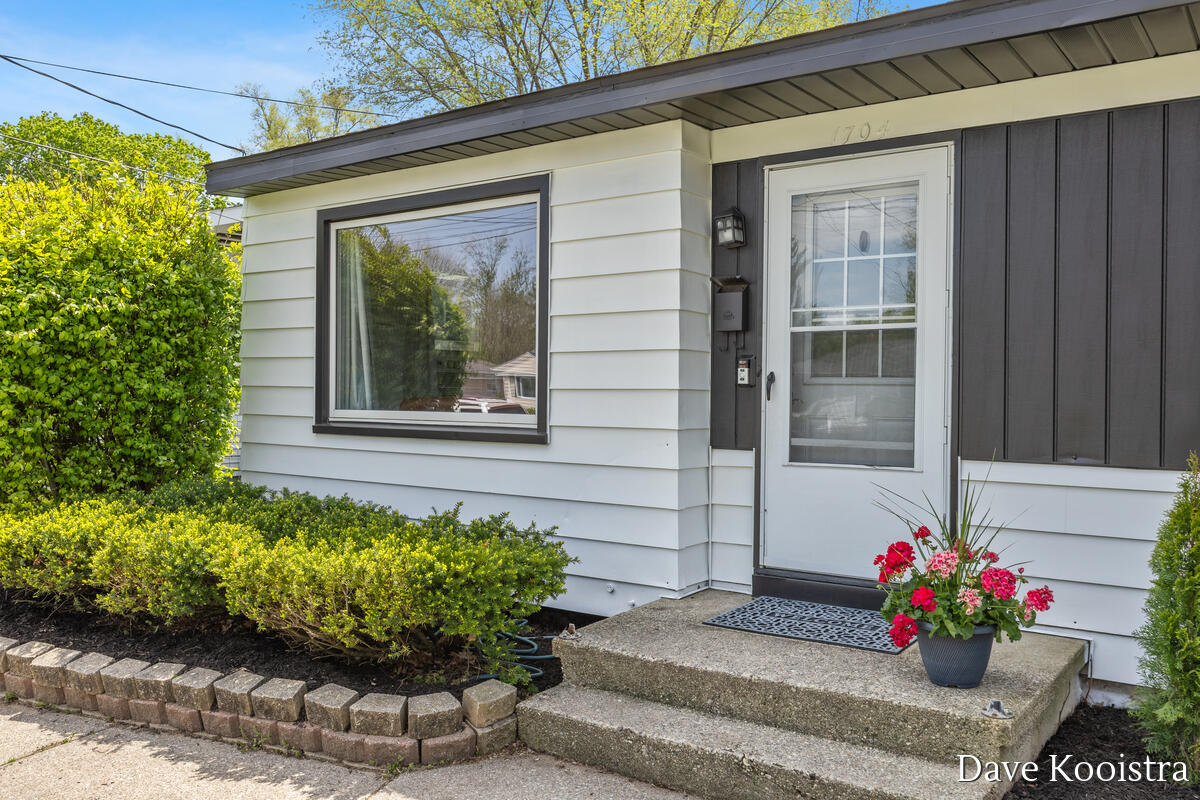 1704 Kentfield Street, Wyoming, MI, 49519