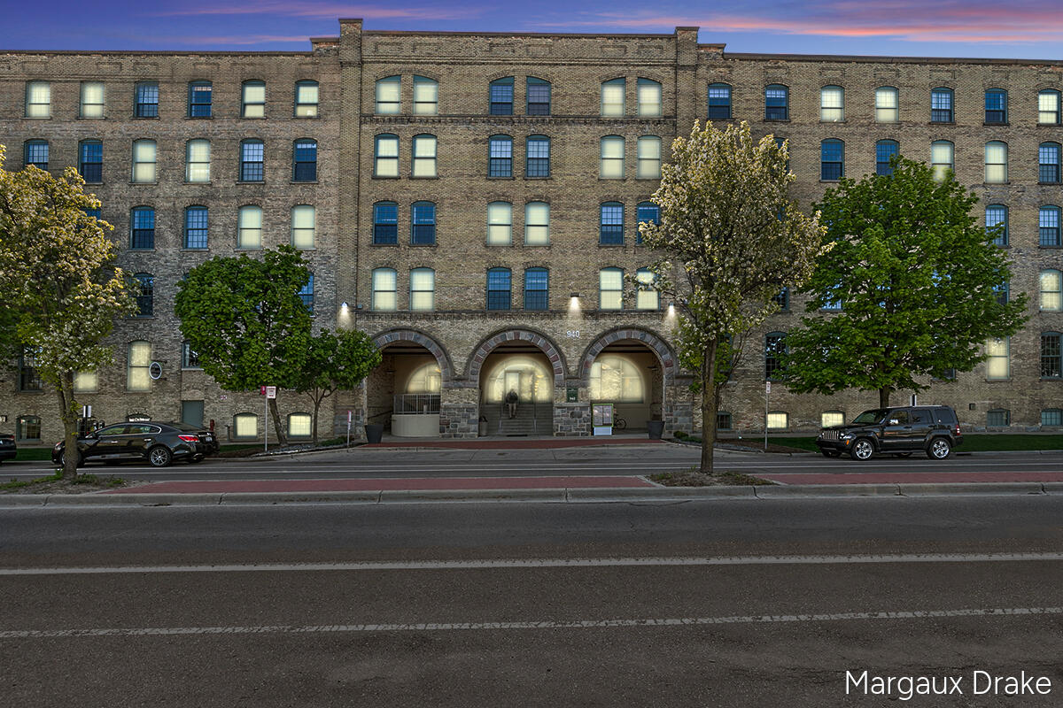 1st image of 940 Monroe Ave #552, Grand Rapids, MI 49503 | MLS# 70530602