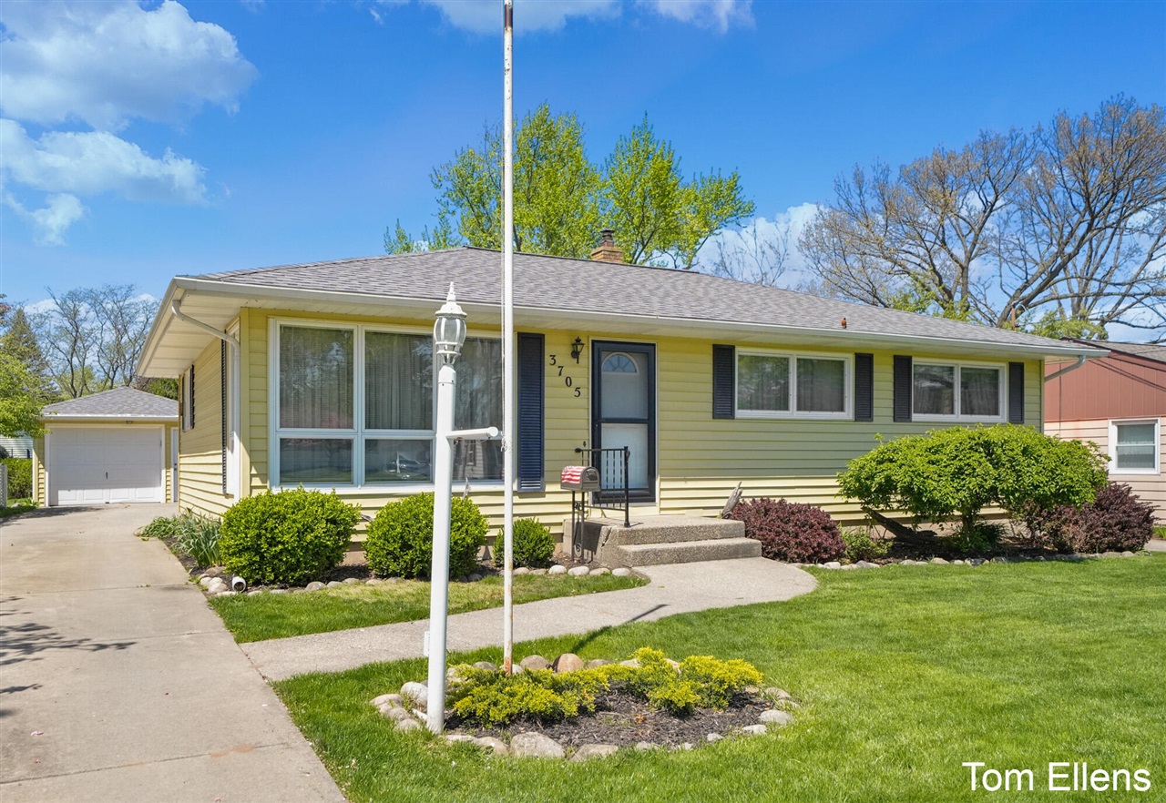 3705 Hazelwood Avenue, Wyoming, MI, 49519-3627