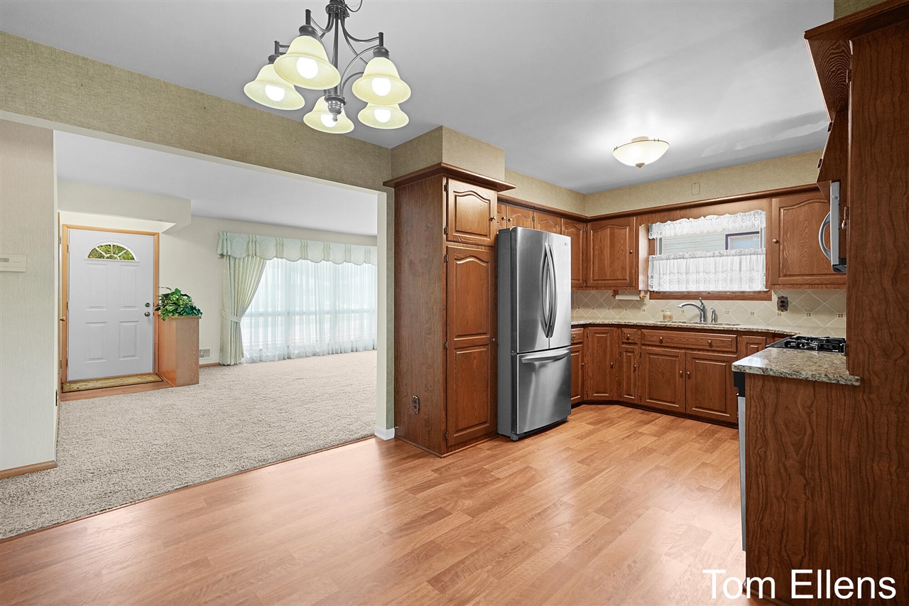 3705 Hazelwood Avenue, Wyoming, MI, 49519-3627