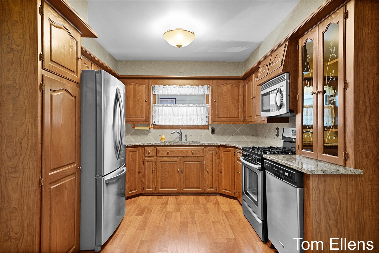 3705 Hazelwood Avenue, Wyoming, MI, 49519-3627