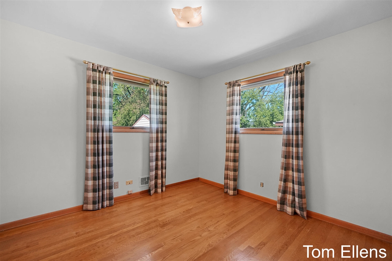 3705 Hazelwood Avenue, Wyoming, MI, 49519-3627