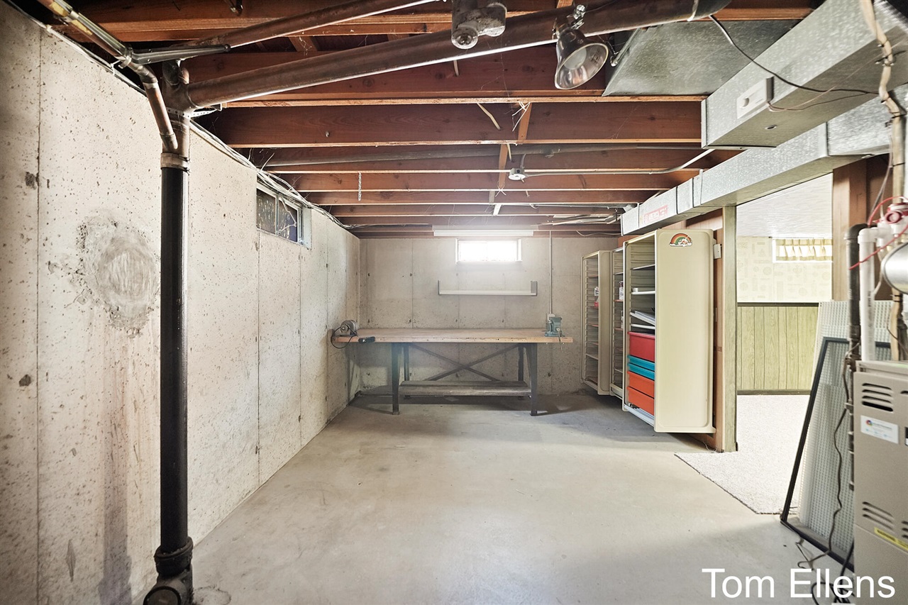 3705 Hazelwood Avenue, Wyoming, MI, 49519-3627