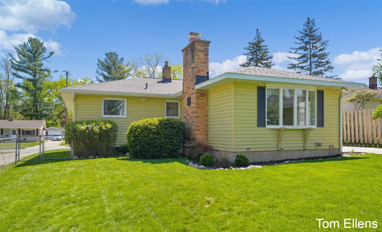 3705 Hazelwood Avenue, Wyoming, MI, 49519-3627