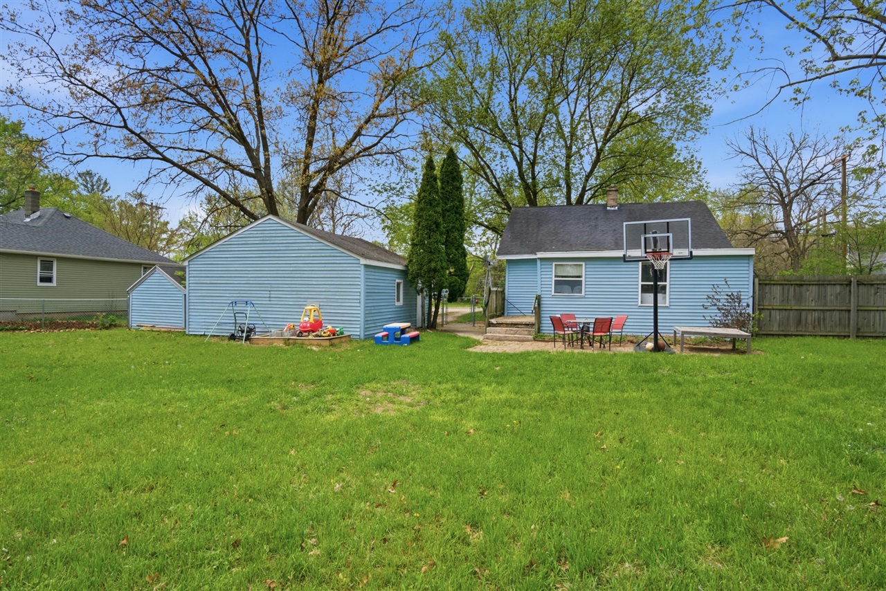 5686 Verta Drive, Belmont, MI, 49306-9493